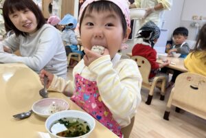 新米deおにぎりづくりと、出汁でオリジナルのお汁づくり